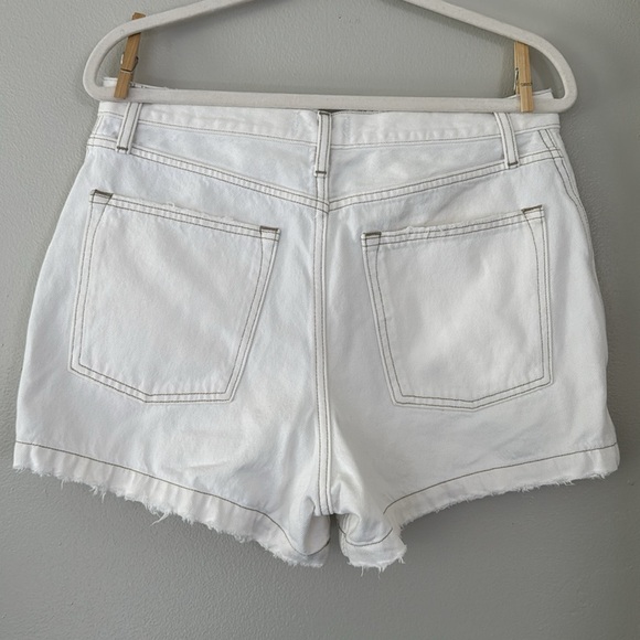 Abercrombie & Fitch Natural Rise Short - White - 12 / 31 - Picture 3 of 4